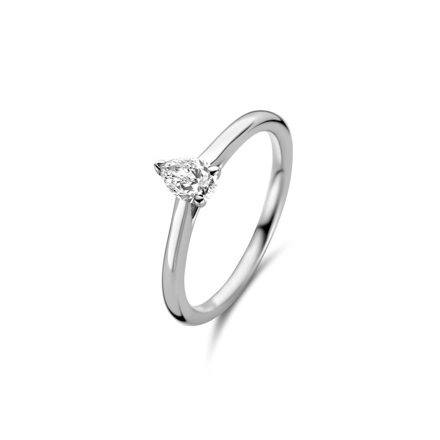 Classic Pear Ring