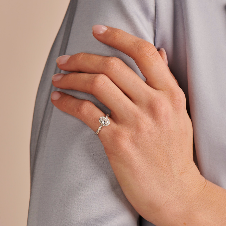 Prestige Oval Ring